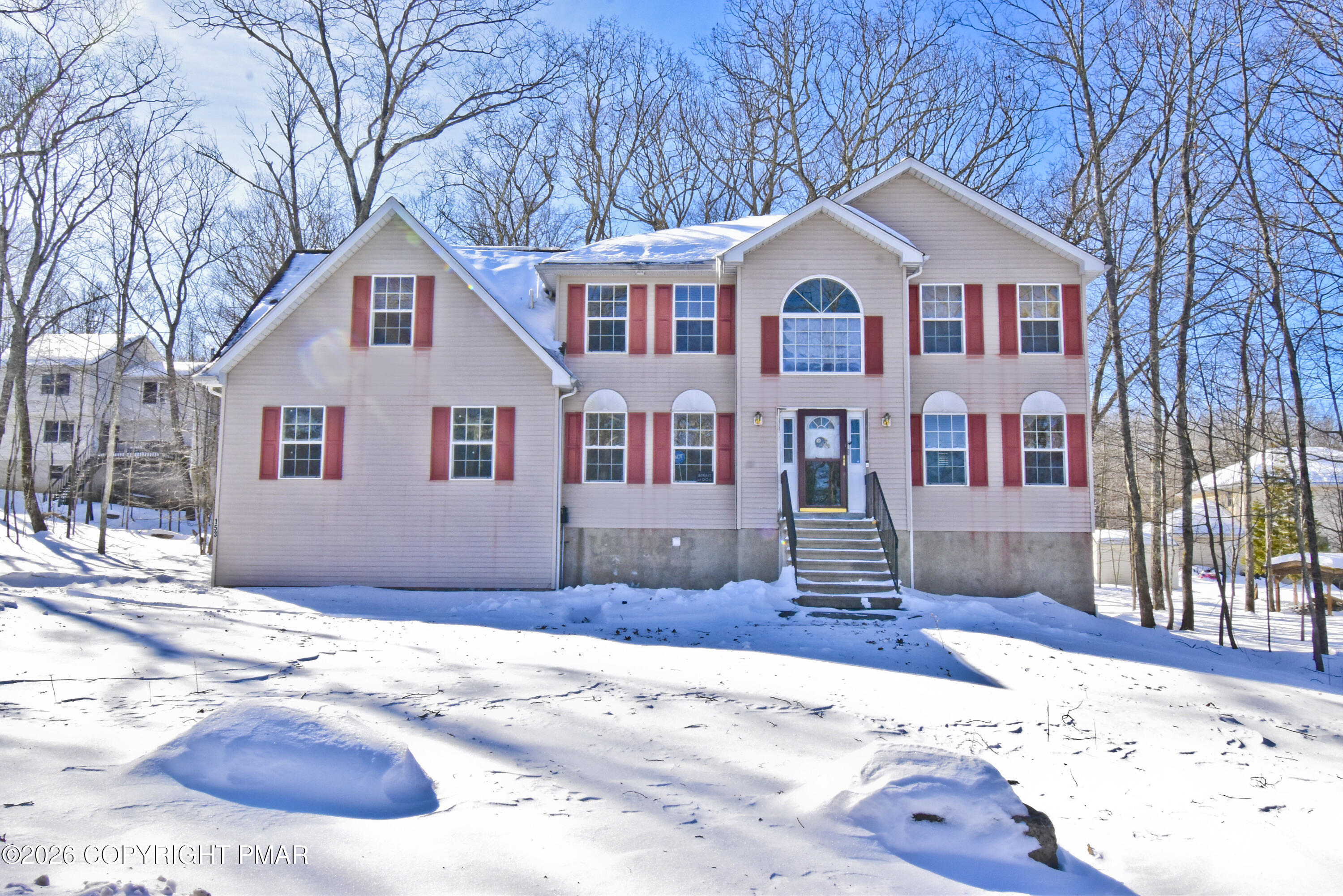 153 Totteridge Road Bushkill, PA 18324 - Photo 31 of 45 14 Exterior (2)