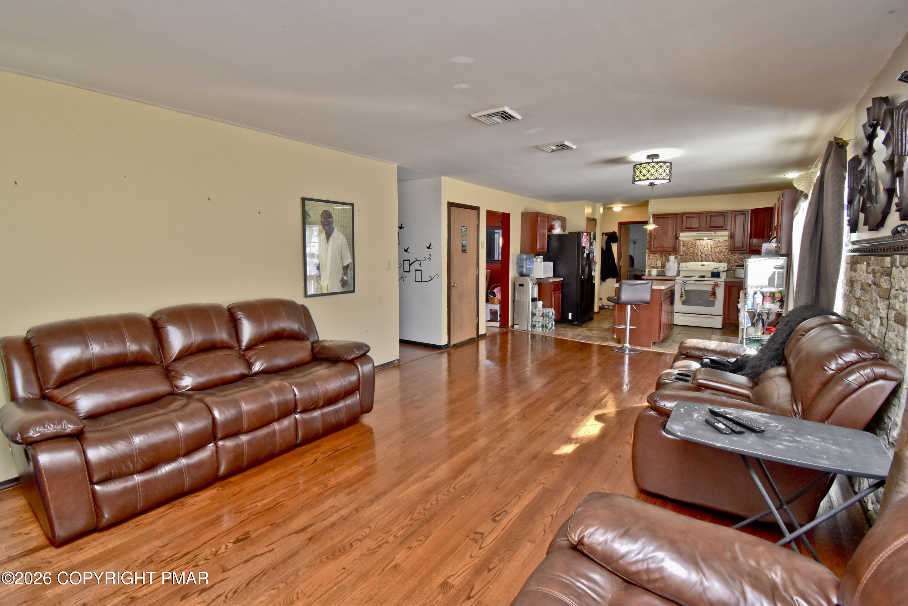 153 Totteridge Road Bushkill, PA 18324 - Photo 4 of 45 2 Family Room (3)