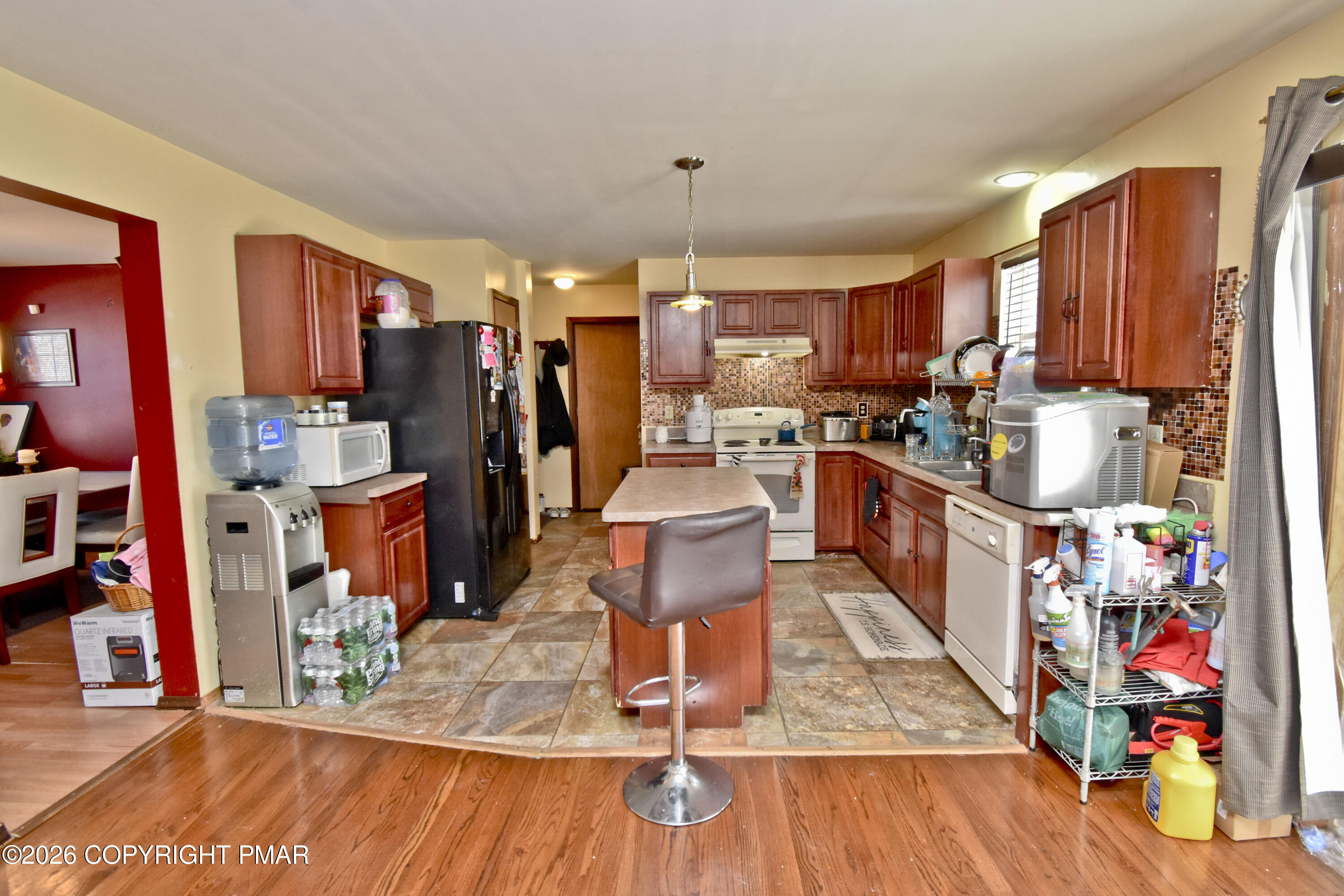 153 Totteridge Road Bushkill, PA 18324 - Photo 5 of 45 3 Kitchen (1)
