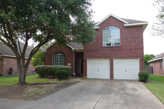 $2,400 | 3623 Chatwood Drive, Pearland, TX 77584