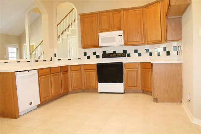 $2,400 | 3623 Chatwood Drive, Pearland, TX 77584