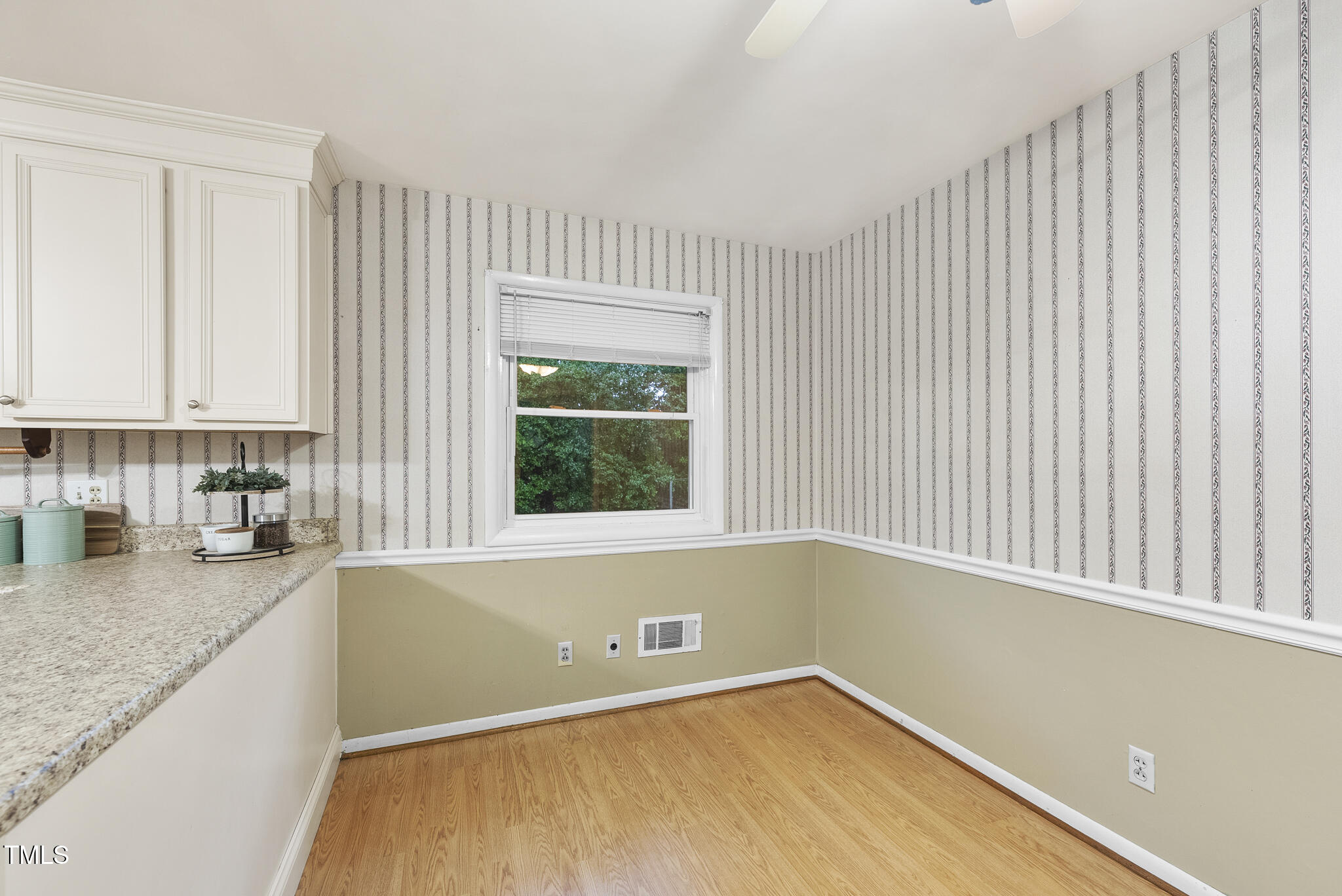 3609 Oates Drive Raleigh, NC 27604 - Photo 9 of 26 DSC09254