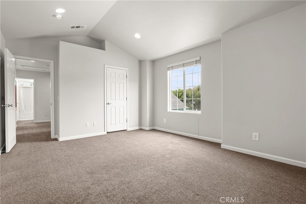1691 Arbor Way Healdsburg, CA 95448 - Photo 10 of 25 an empty room with windows and closet