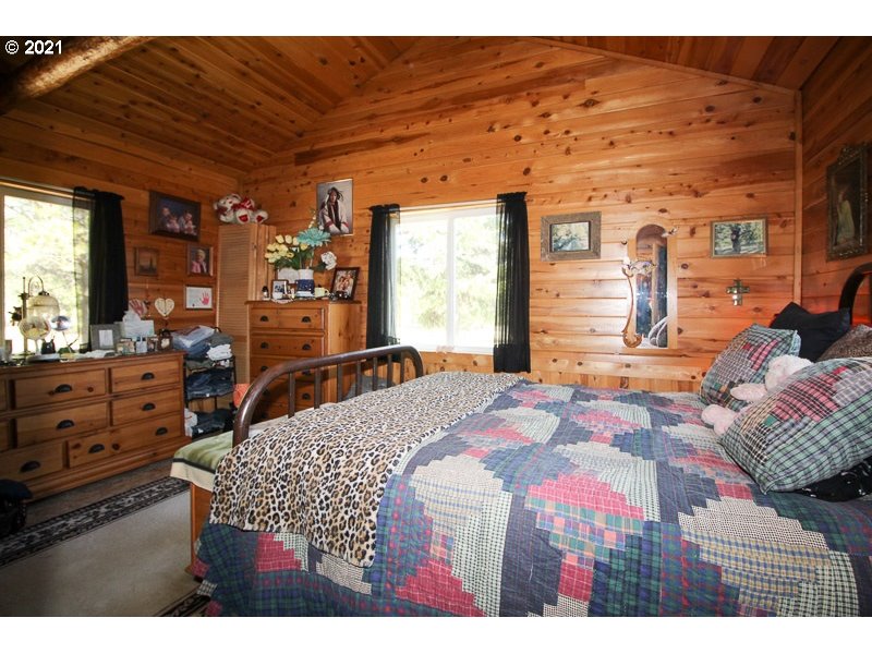 63840 Davis Creek Road Enterprise, OR 97828 - Photo 15 of 29