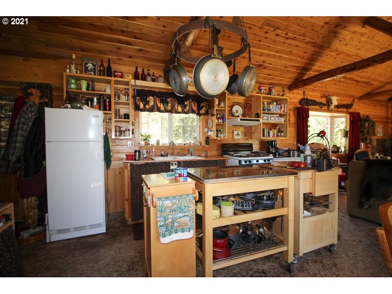 63840 Davis Creek Road Enterprise, OR 97828 - Photo 7 of 29