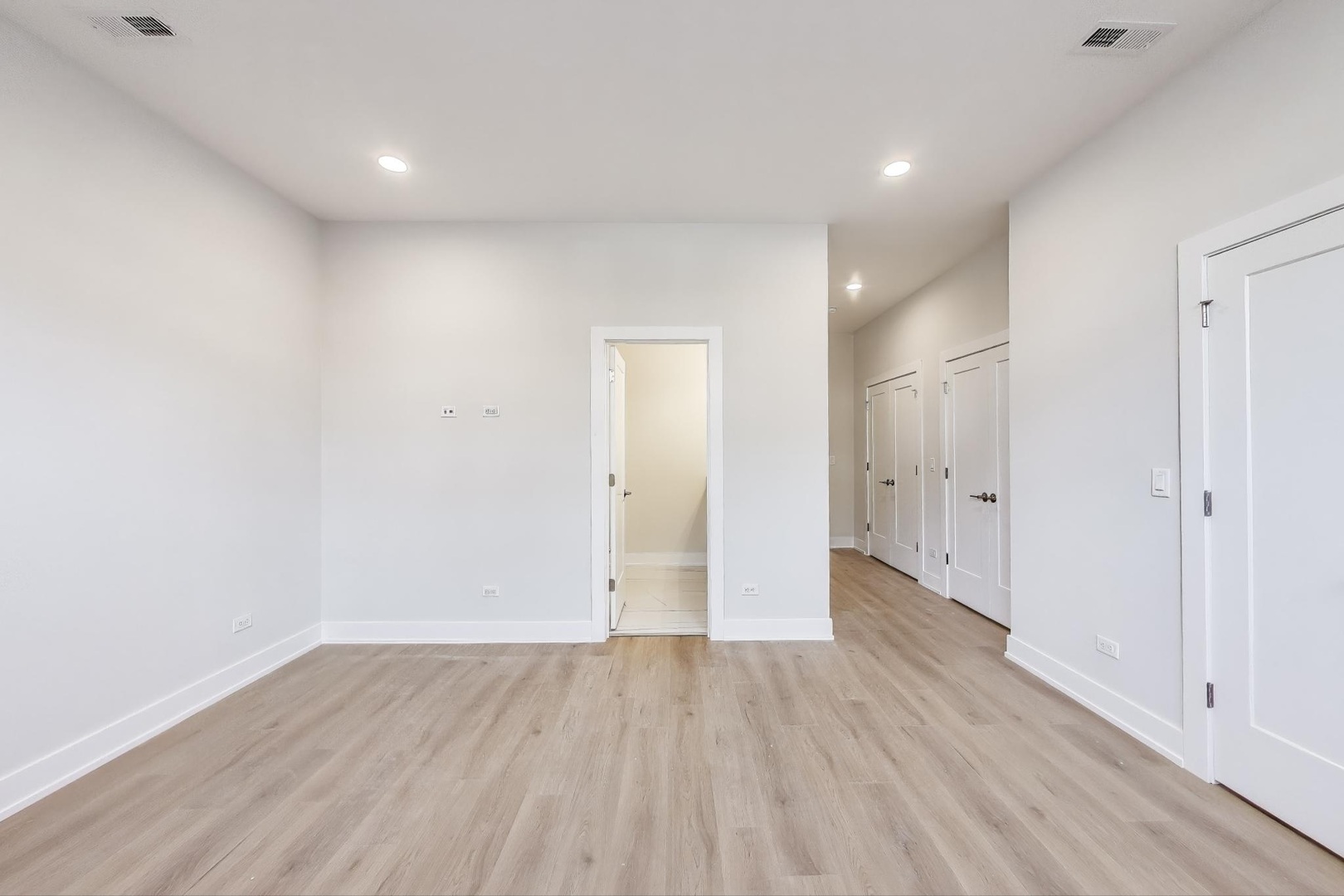 3339 North Ridgeway Avenue, Unit 1N Chicago, IL 60618 - Photo 10 of 26