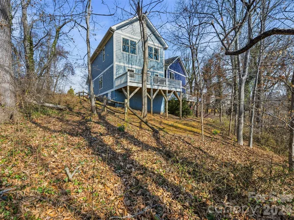 $575,000 | 221 Courtland Place, Asheville, NC 28801