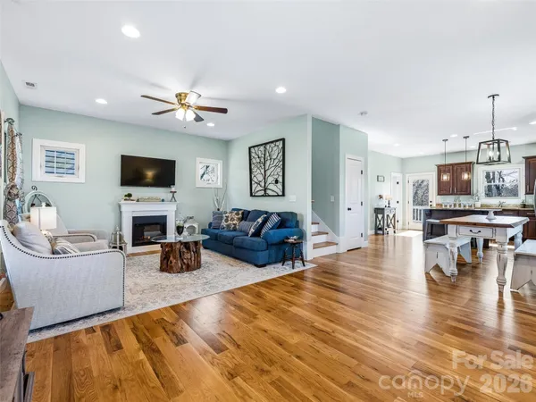 $575,000 | 221 Courtland Place, Asheville, NC 28801