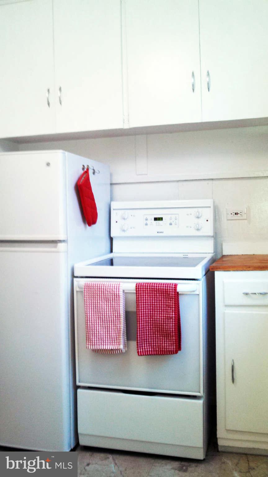 7 Research Road, Unit D Greenbelt, MD 20770 - Photo 4 of 9 Kitchen