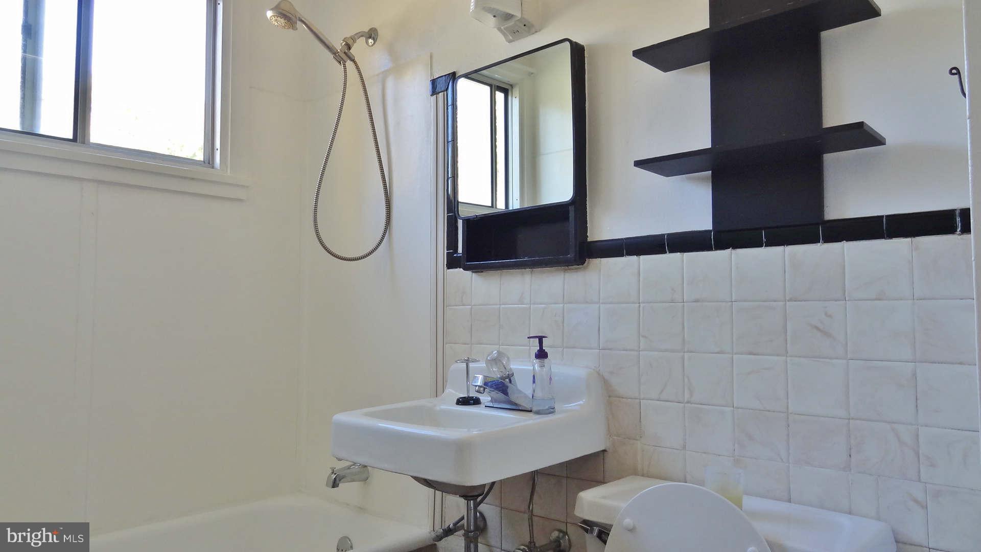 7 Research Road, Unit D Greenbelt, MD 20770 - Photo 8 of 9 Bath