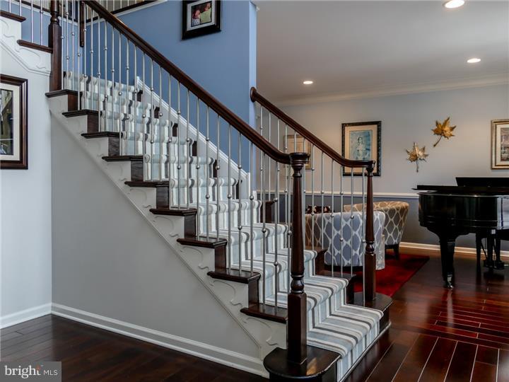 124 Hope Road Holland, PA 18966 - Photo 4 of 25 Foyer
