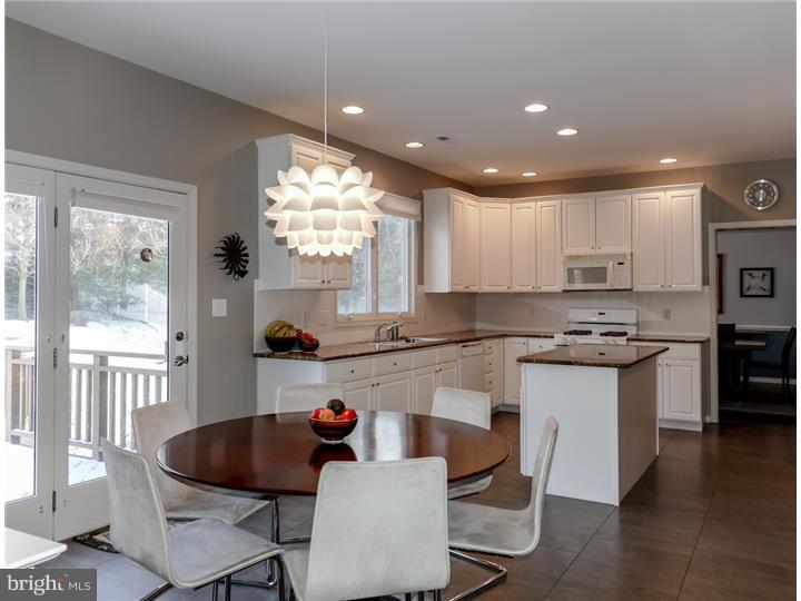 124 Hope Road Holland, PA 18966 - Photo 7 of 25 Kitchen