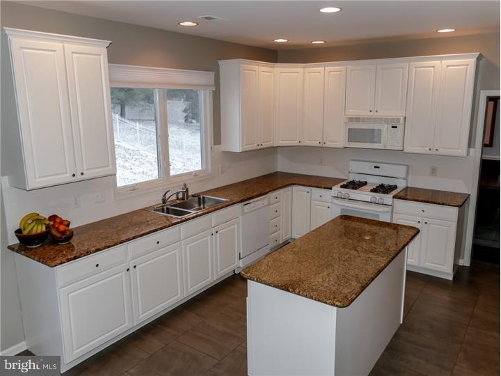 124 Hope Road Holland, PA 18966 - Photo 9 of 25 Kitchen
