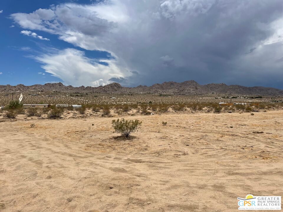 1 Sunever Road Joshua Tree, CA 92252 - Photo 6 of 14