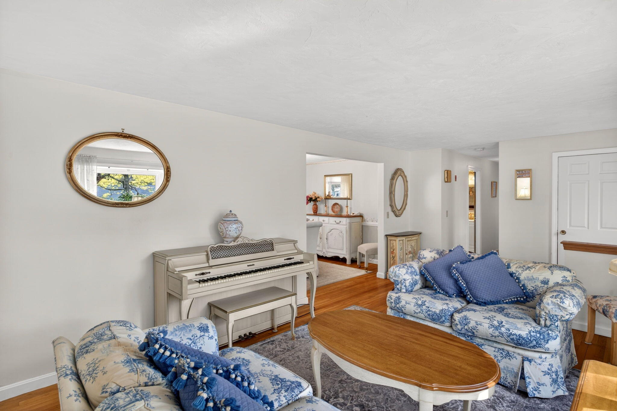 80 Roosevelt Road Cotuit, MA 02635 - Photo 4 of 44 32-B8P0A4362