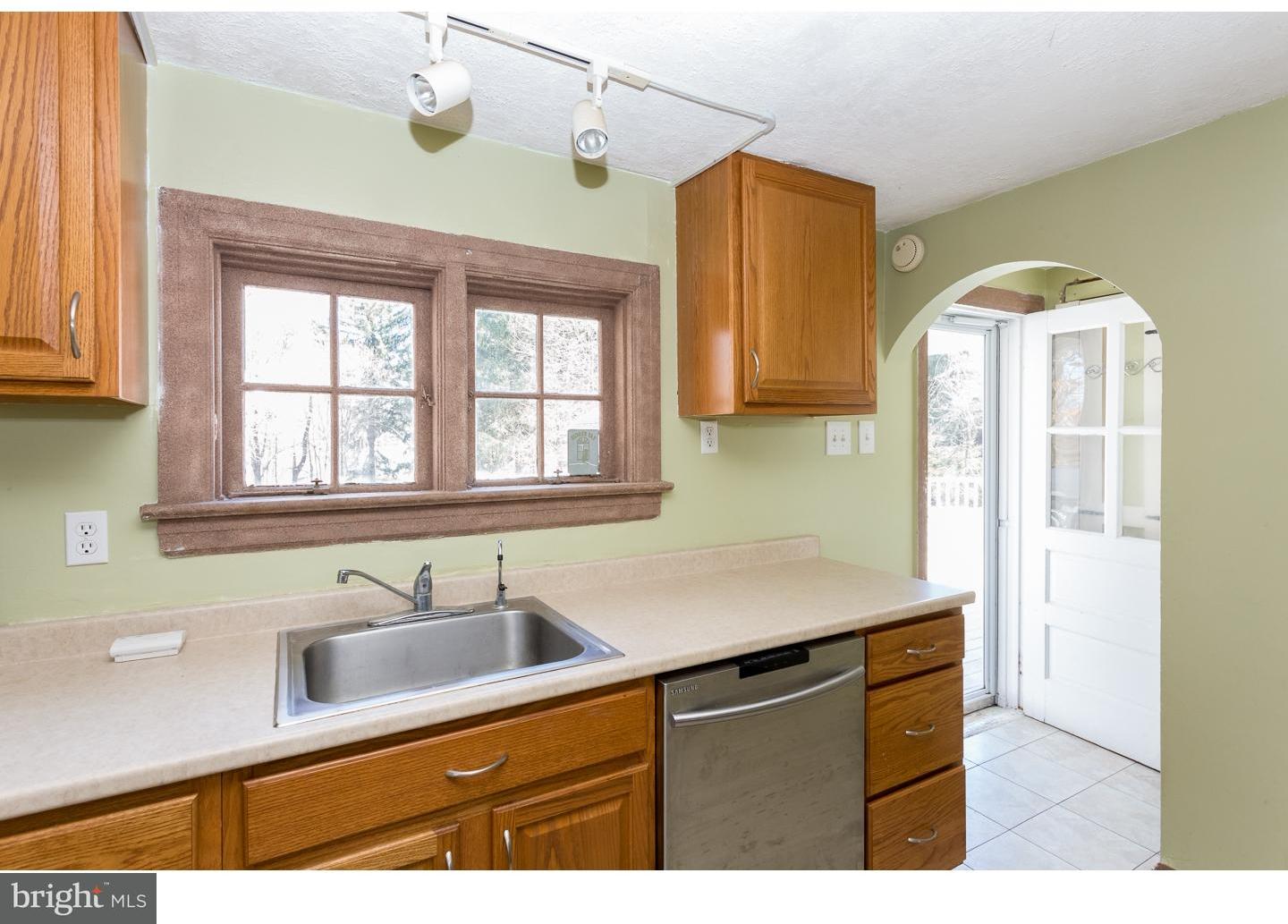 613 Corner Ketch Road Downingtown, PA 19335 - Photo 7 of 22 Kitchen