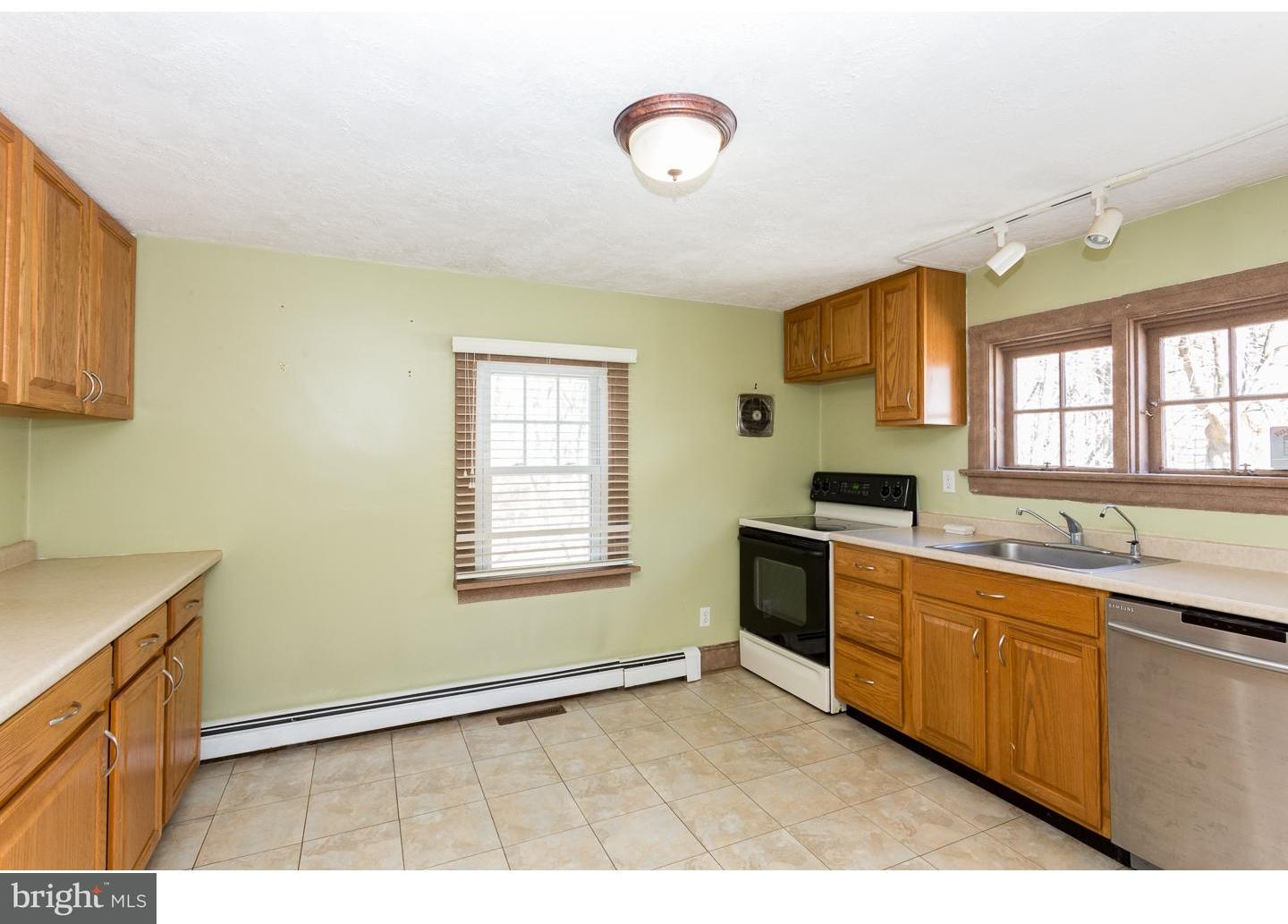 613 Corner Ketch Road Downingtown, PA 19335 - Photo 9 of 22 Kitchen
