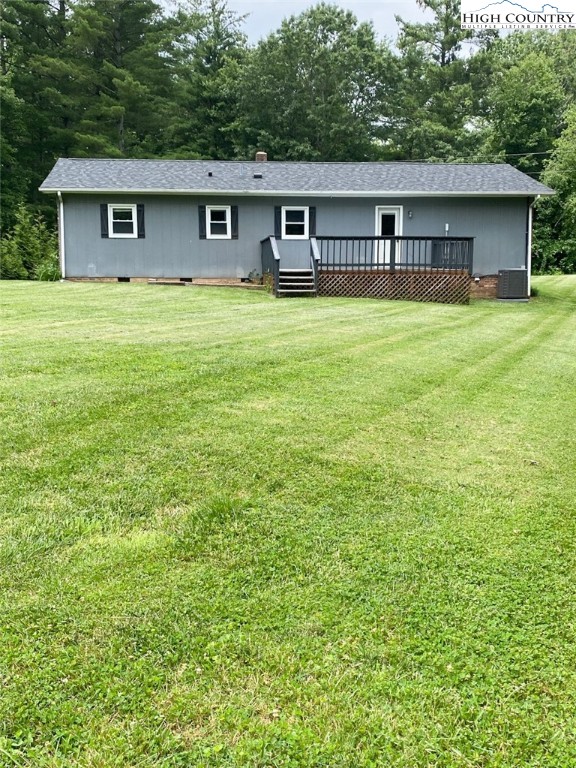 4122 Ridgeglen Road Sparta, NC 28675 - Photo 28 of 30 front view of a house with yard
