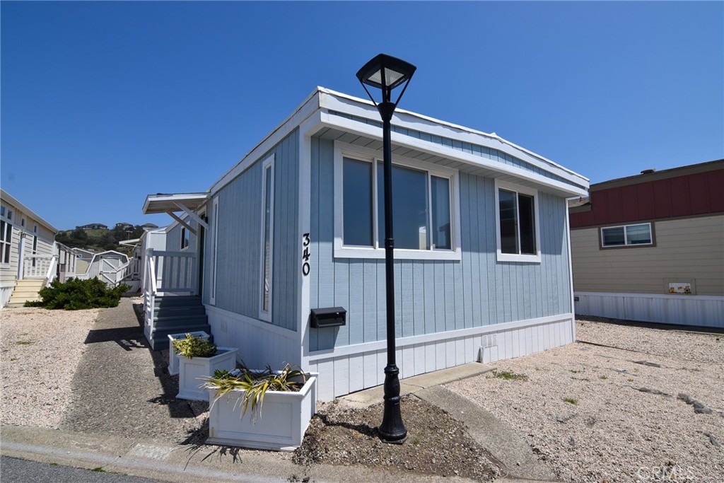 340 3rd Avenue, Unit 43 Pacifica, CA 94044 - Photo 17 of 19 a front view of a house