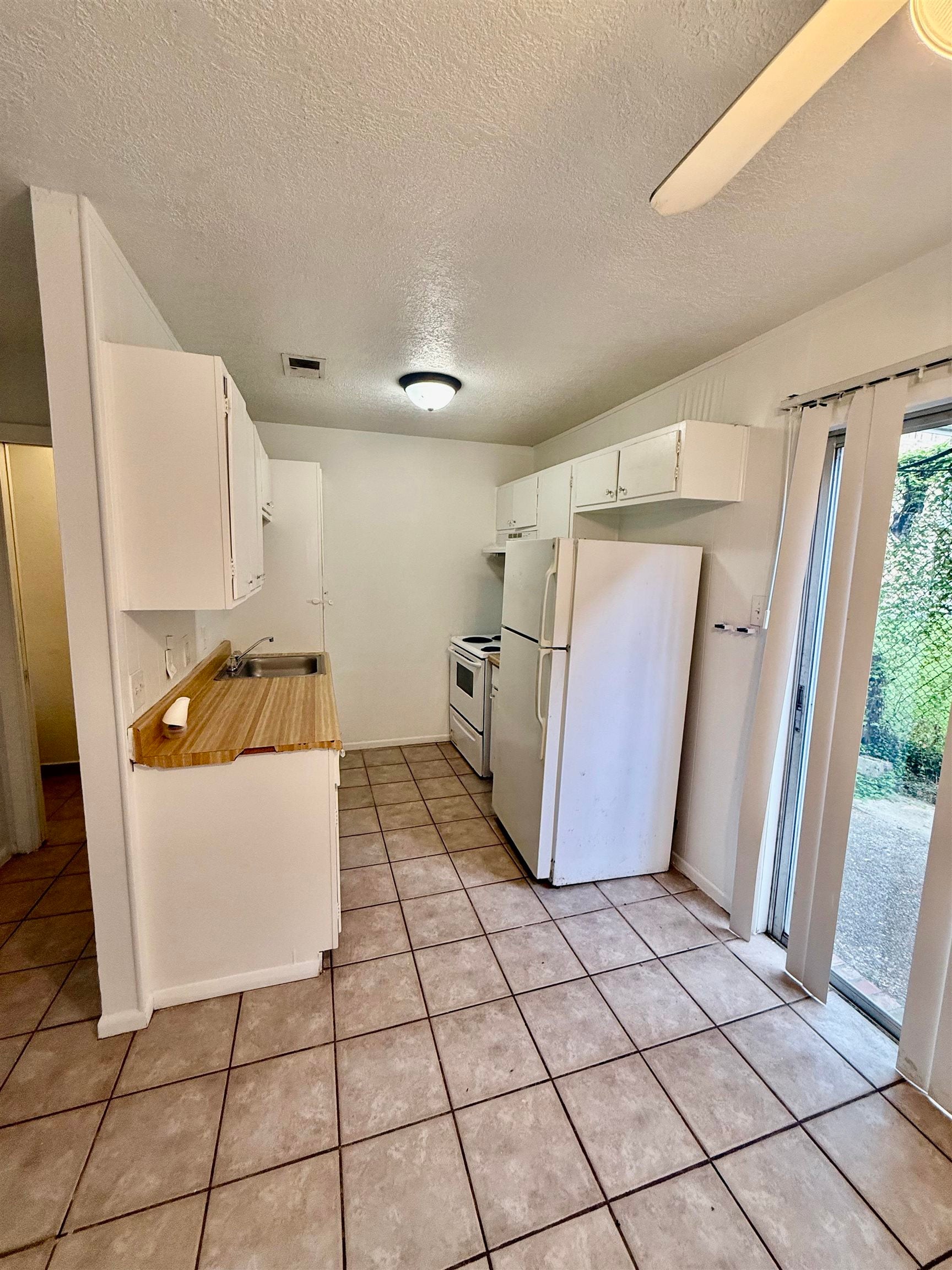 6760 Prutzman Road, Unit 12 Beaumont, TX 77706 - Photo 5 of 12 Gallery Image 5