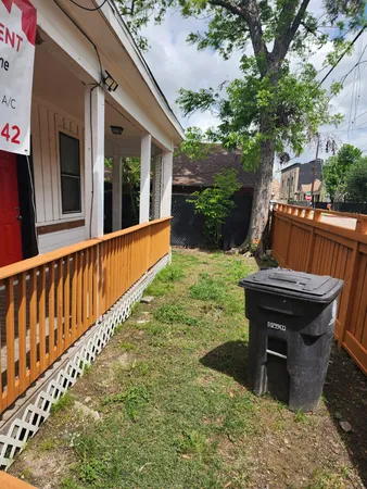 $1,595 | 1501 Noble Street, Unit 5, Houston, TX 77009