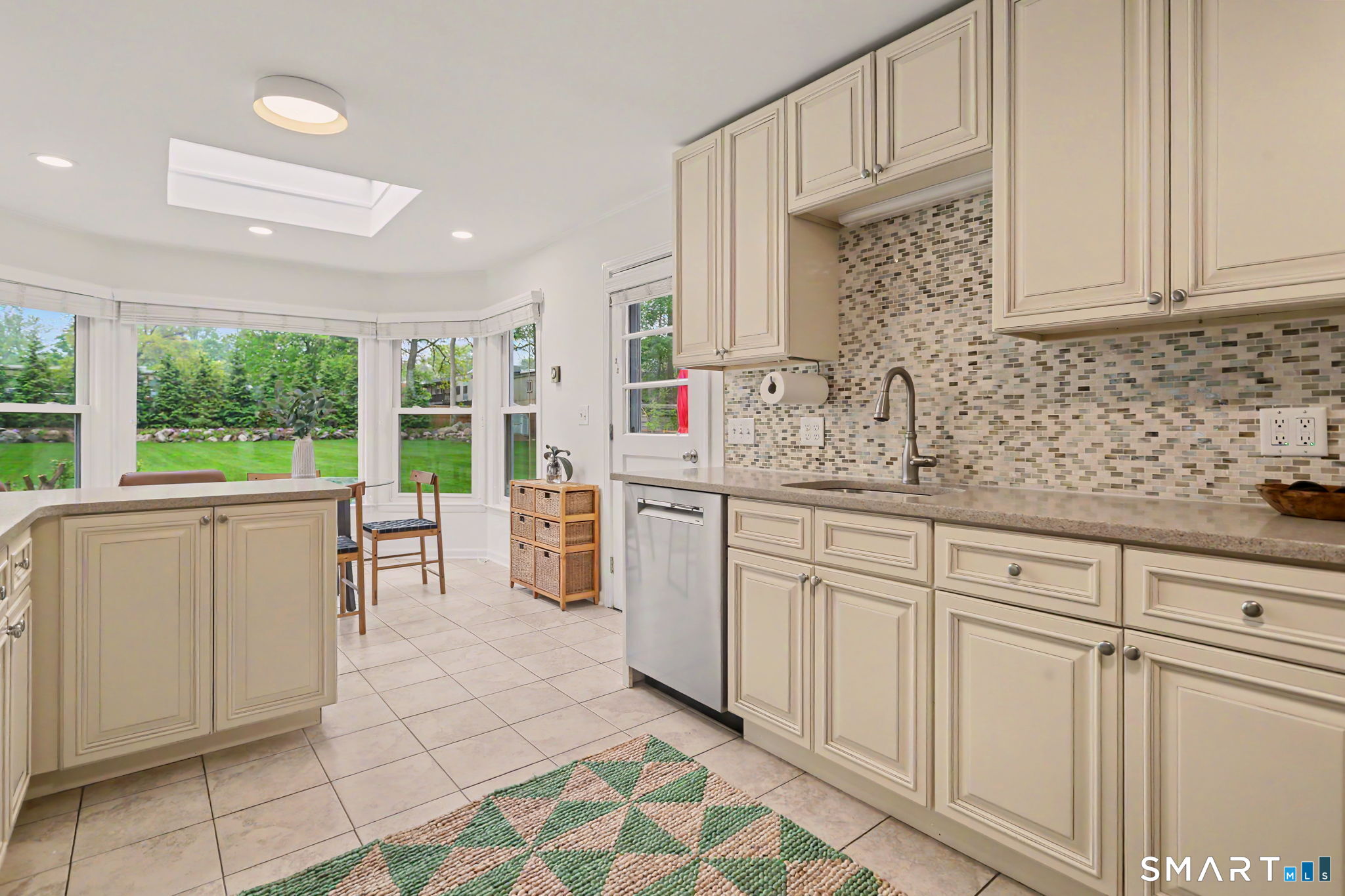 147 Berrian Road Stamford, CT 06905 - Photo 16 of 40
