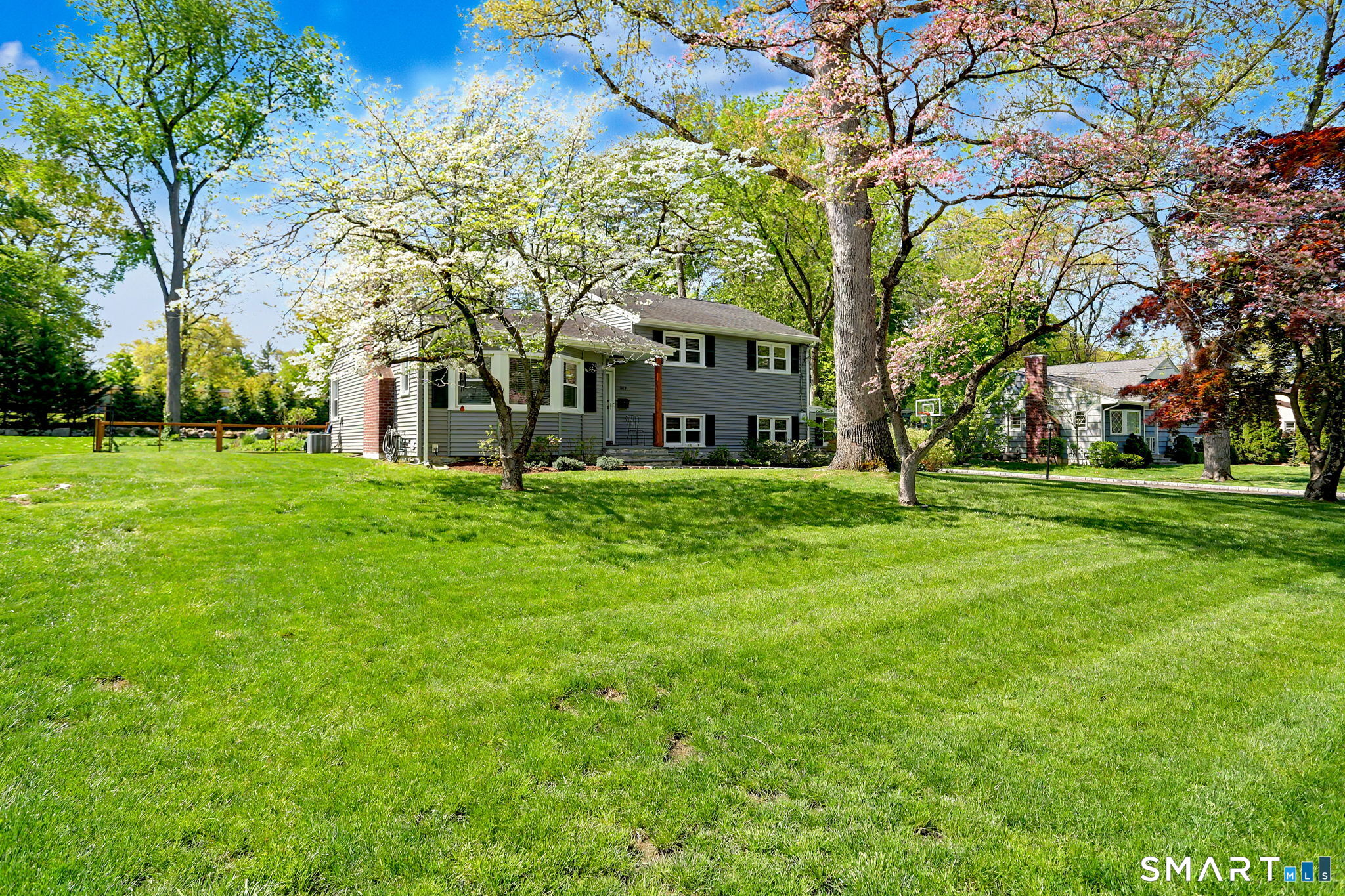 147 Berrian Road Stamford, CT 06905 - Photo 2 of 40