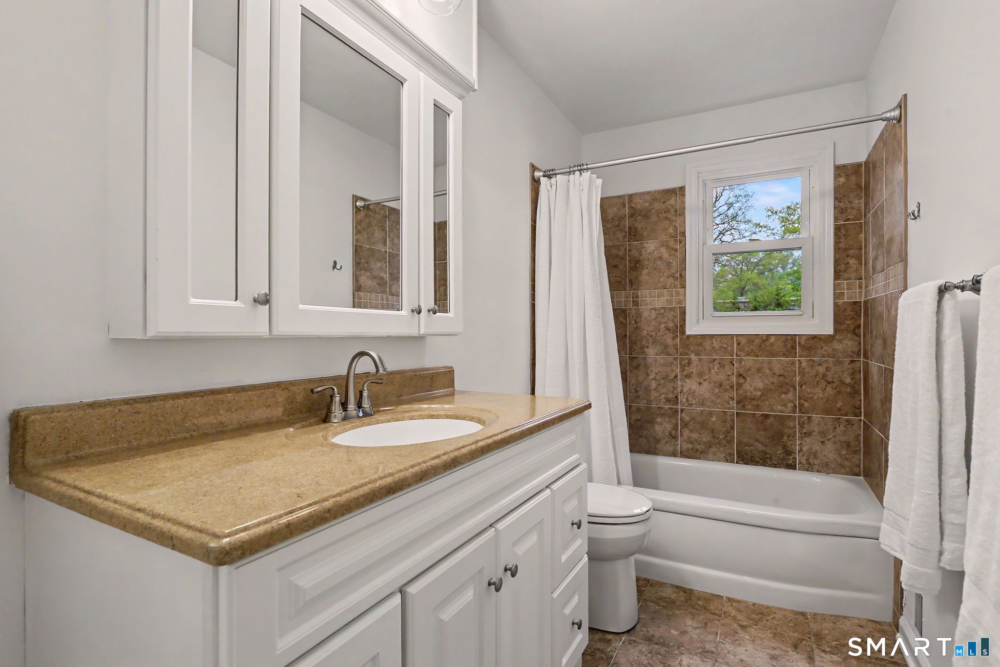 147 Berrian Road Stamford, CT 06905 - Photo 29 of 40