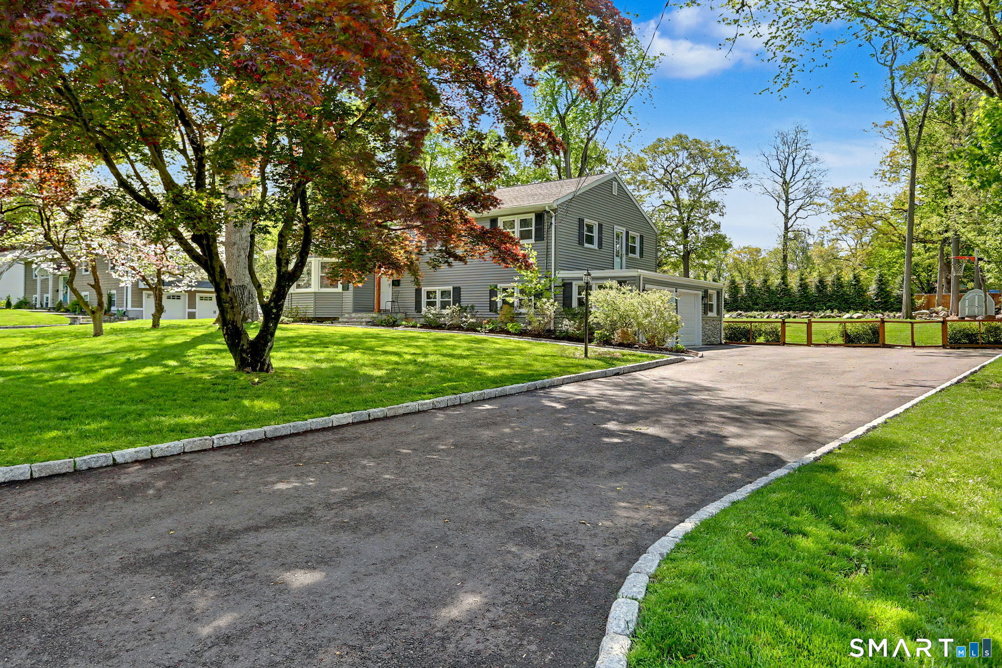 147 Berrian Road Stamford, CT 06905 - Photo 3 of 40