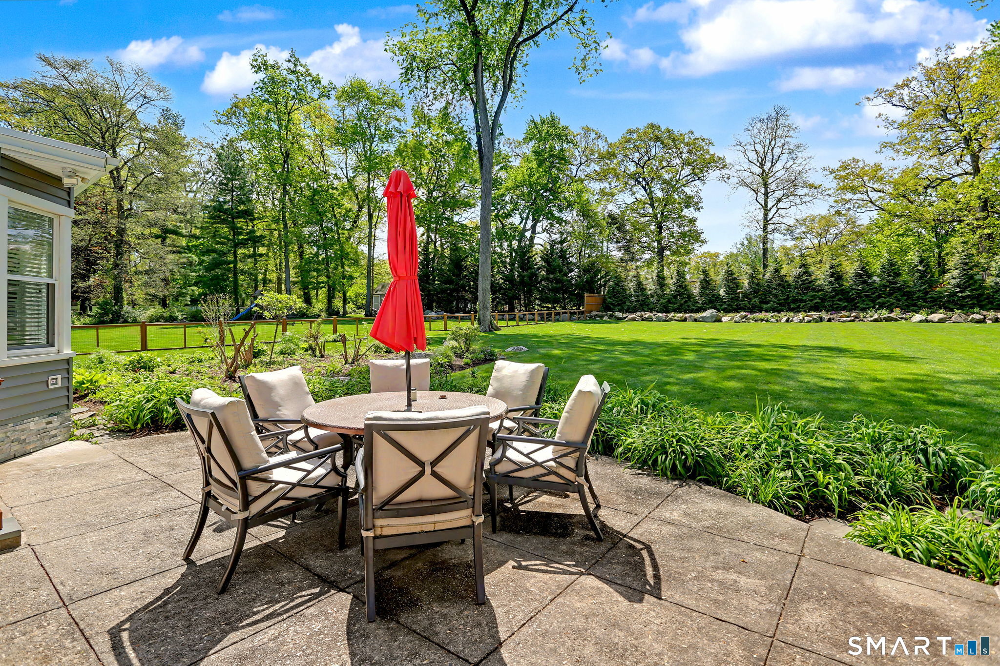 147 Berrian Road Stamford, CT 06905 - Photo 36 of 40