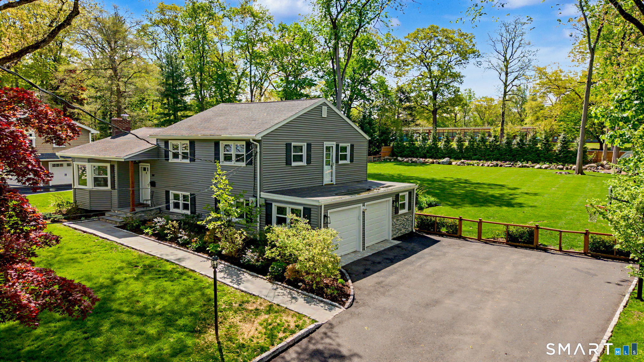 147 Berrian Road Stamford, CT 06905 - Photo 4 of 40