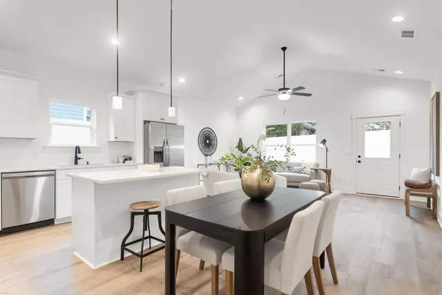 $2,850 | 2304 Delano Street, Charleston, SC 29405