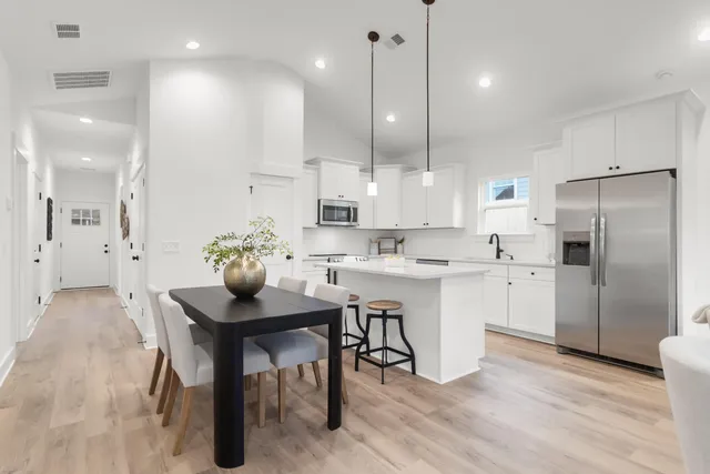 $2,850 | 2304 Delano Street, Charleston, SC 29405