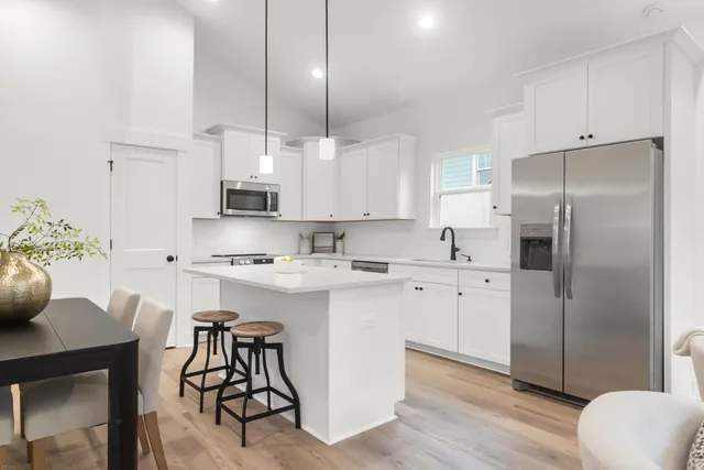 $2,850 | 2304 Delano Street, Charleston, SC 29405