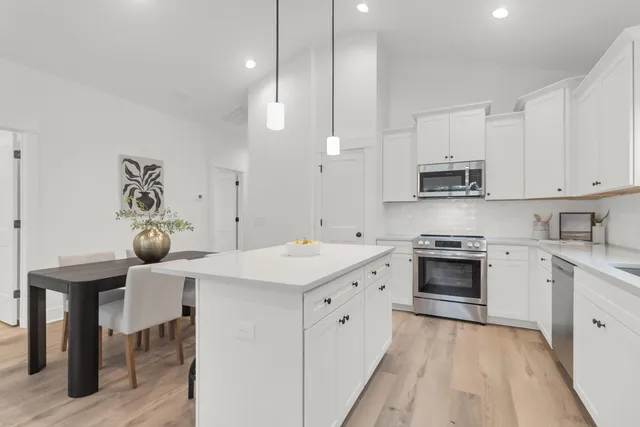 $2,850 | 2304 Delano Street, Charleston, SC 29405