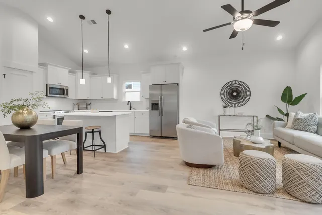 $2,850 | 2304 Delano Street, Charleston, SC 29405