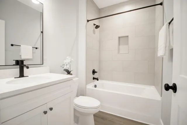 $2,850 | 2304 Delano Street, Charleston, SC 29405