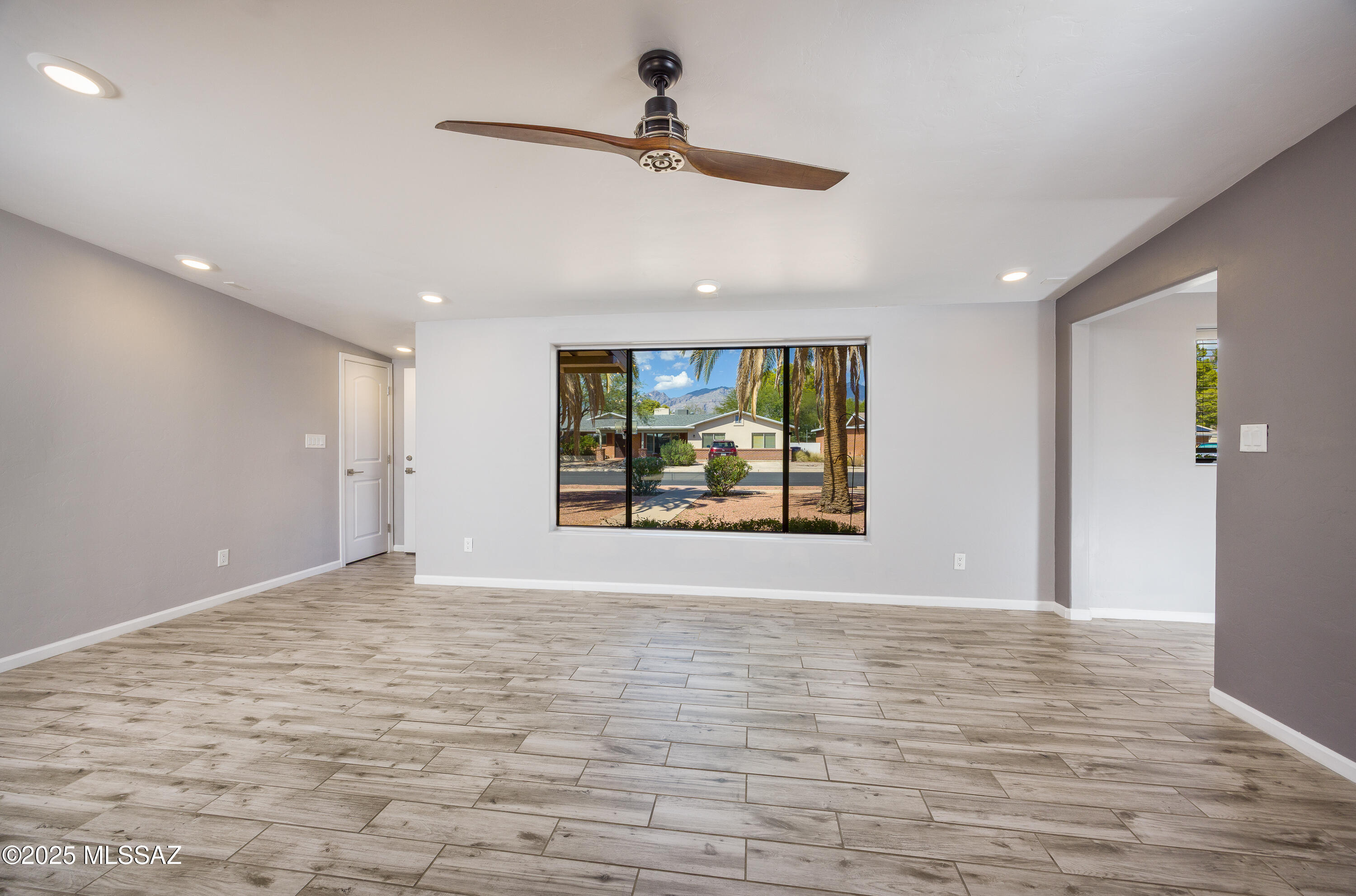 5642 East Spring Street Tucson, AZ 85712 - Photo 9 of 28