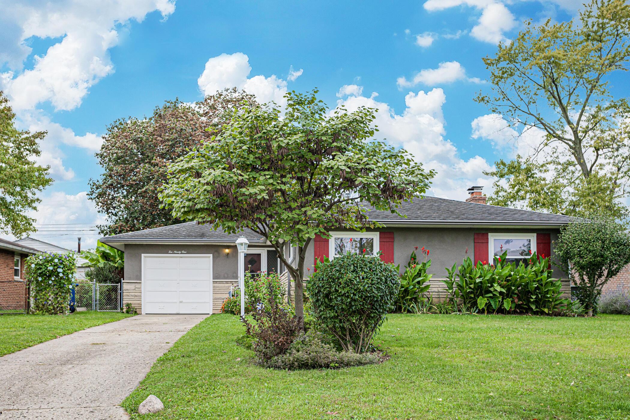 1091 Chestershire Road Columbus, OH 43204 - Photo 2 of 58