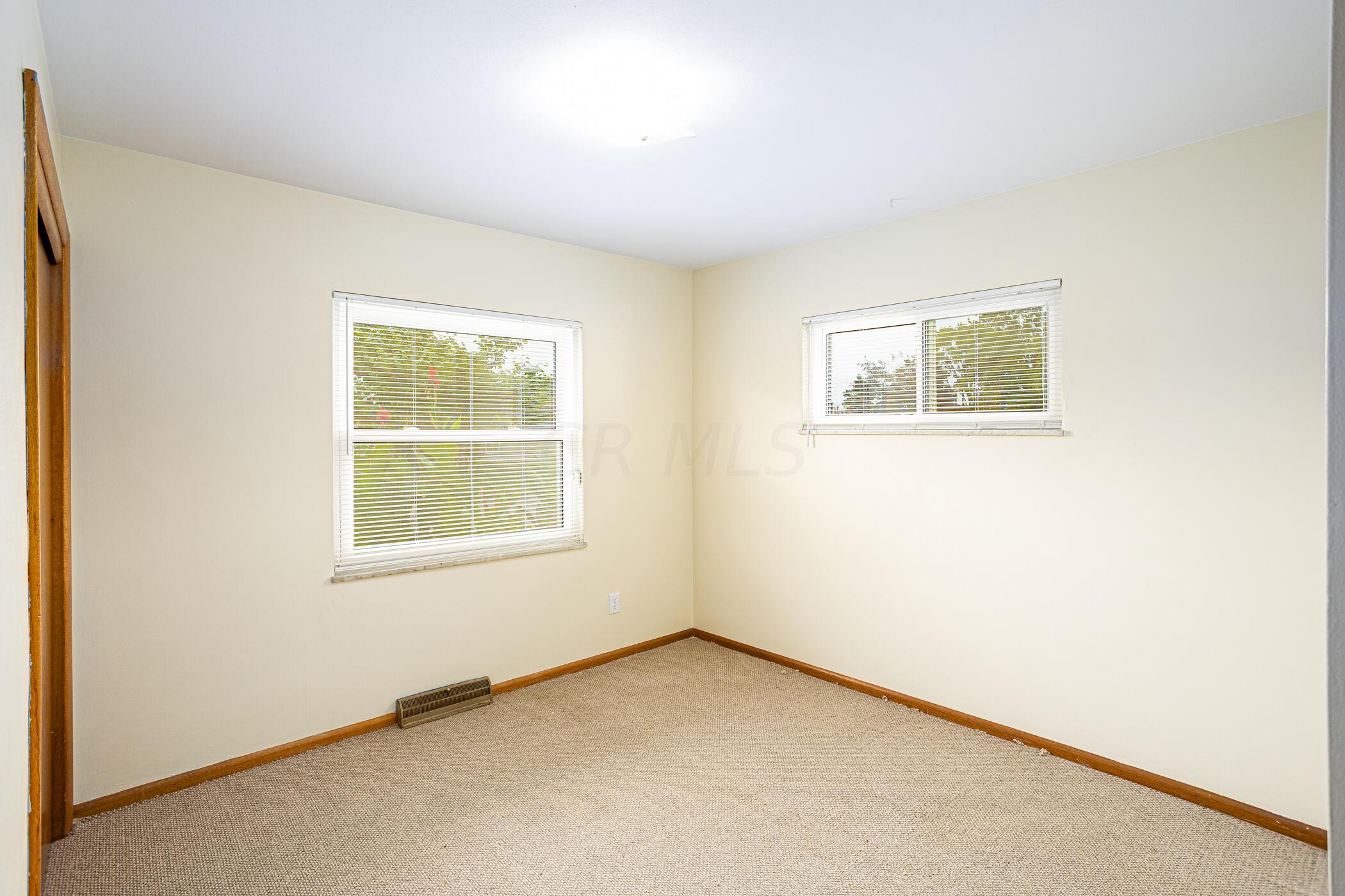 1091 Chestershire Road Columbus, OH 43204 - Photo 28 of 58