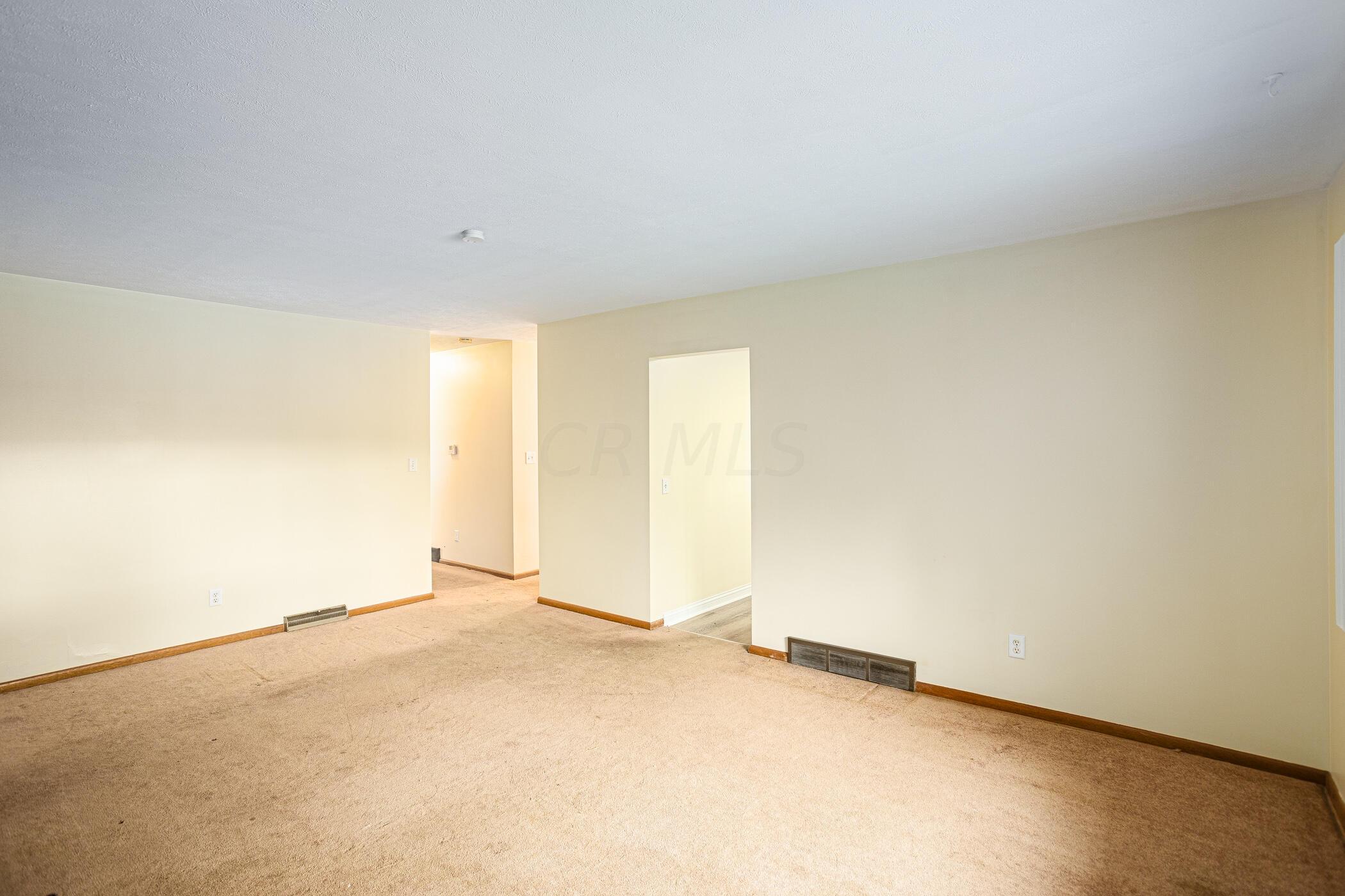 1091 Chestershire Road Columbus, OH 43204 - Photo 10 of 58