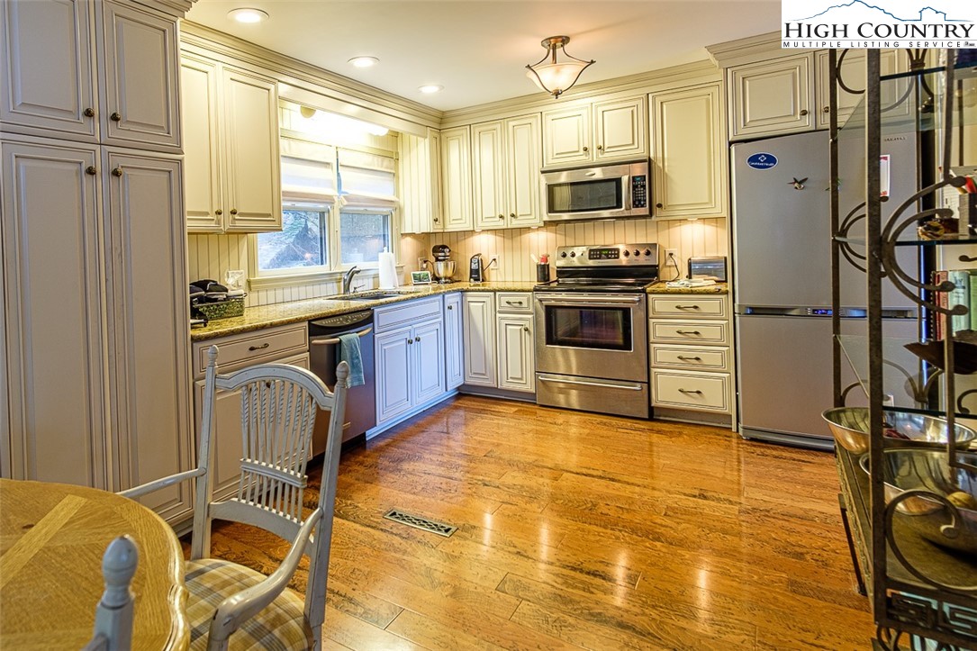 344 Meadow View Road Glade Valley, NC 28627 - Photo 9 of 20 Gallery Image 9