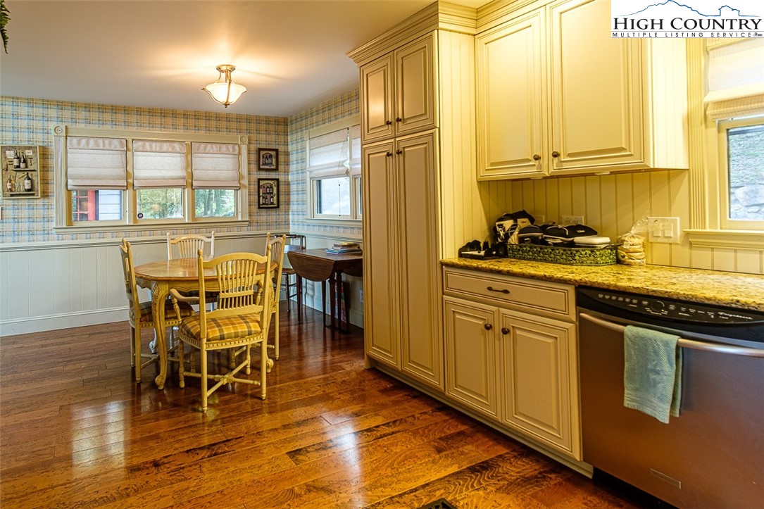 344 Meadow View Road Glade Valley, NC 28627 - Photo 10 of 20 Gallery Image 10