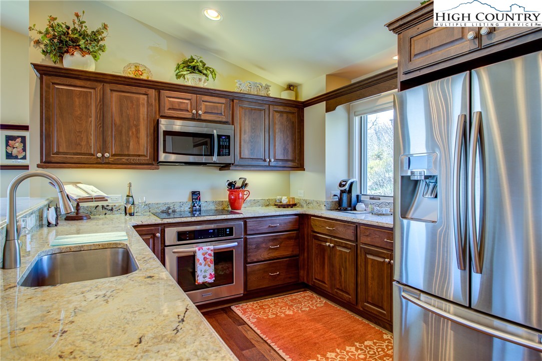 510 Elderberry Ridge Road, Unit D3 Beech Mountain, NC 28604 - Photo 6 of 23 Gallery Image 6