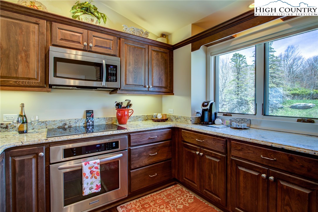 510 Elderberry Ridge Road, Unit D3 Beech Mountain, NC 28604 - Photo 7 of 23 Gallery Image 7