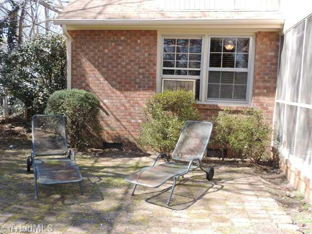 936 Council Street High Point, NC 27262 - Photo 14 of 16 Patio/Deck.