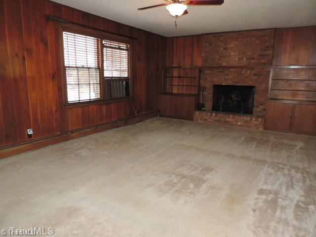 936 Council Street High Point, NC 27262 - Photo 7 of 16 Den/Family/Great Room.