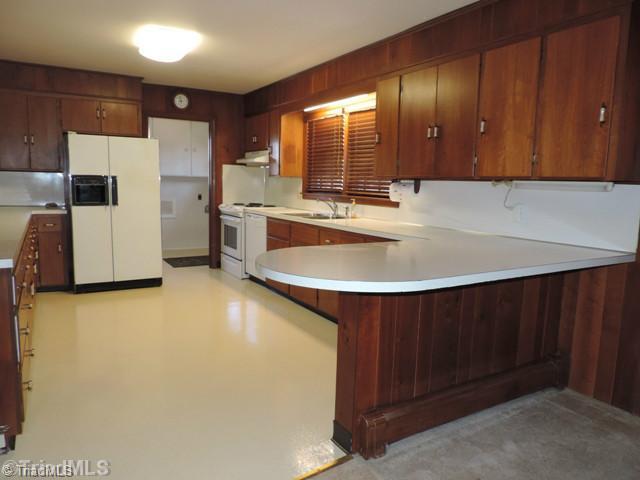 936 Council Street High Point, NC 27262 - Photo 8 of 16 Kitchen.