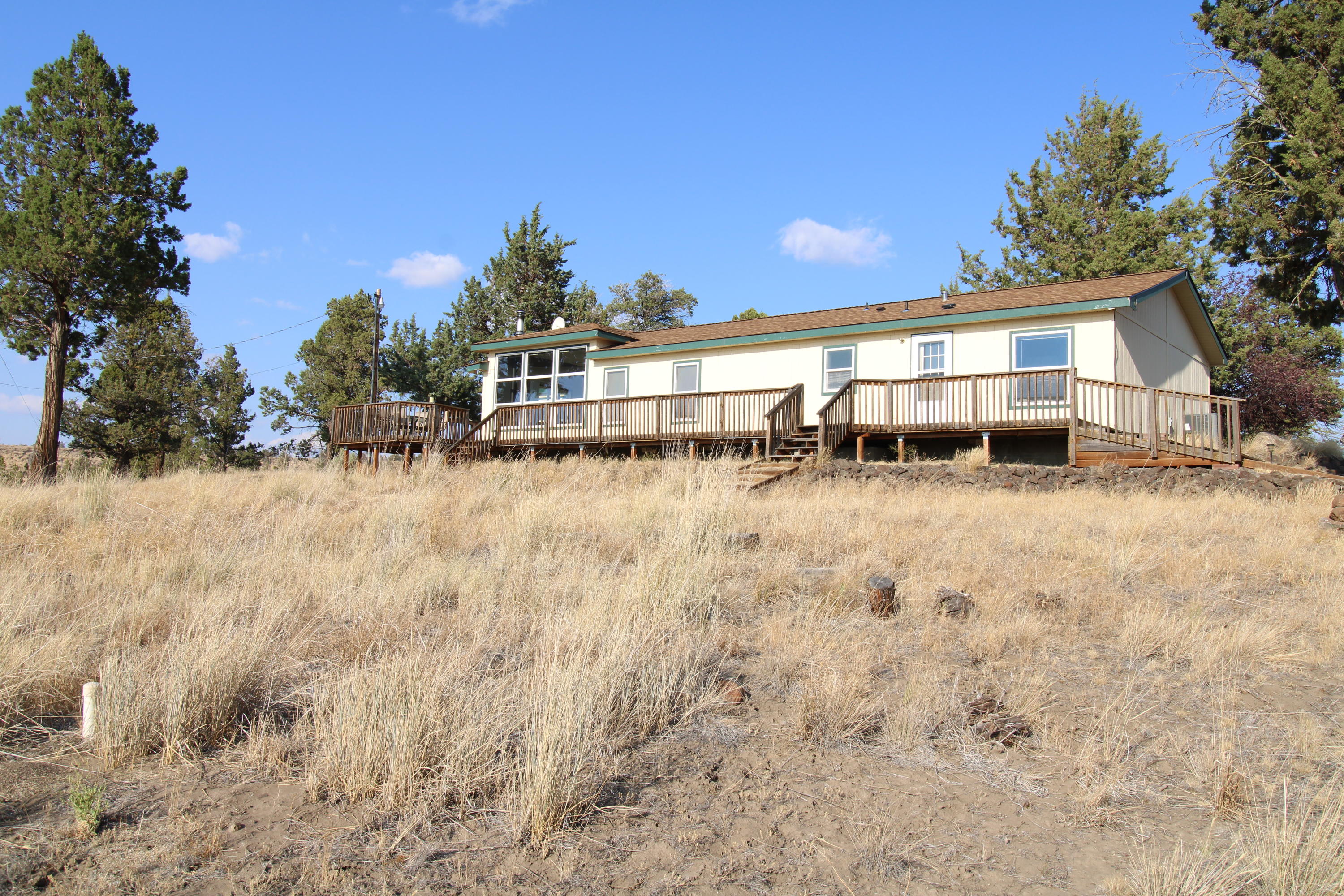 7571 Southeast Walther Loop Prineville, OR 97754 - Photo 2 of 38 Exterior2