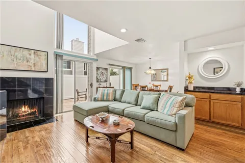 $699,000 | 18150 Andrea Circle South, Unit 1, Northridge, CA 91325